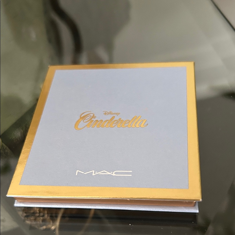 MAC Cinderella Eyeshadow Palette - Limited Edition